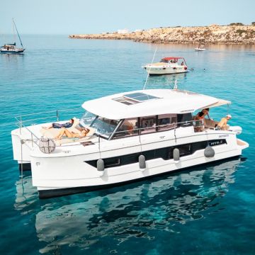 FOUNTAINE PAJOT MY4.S